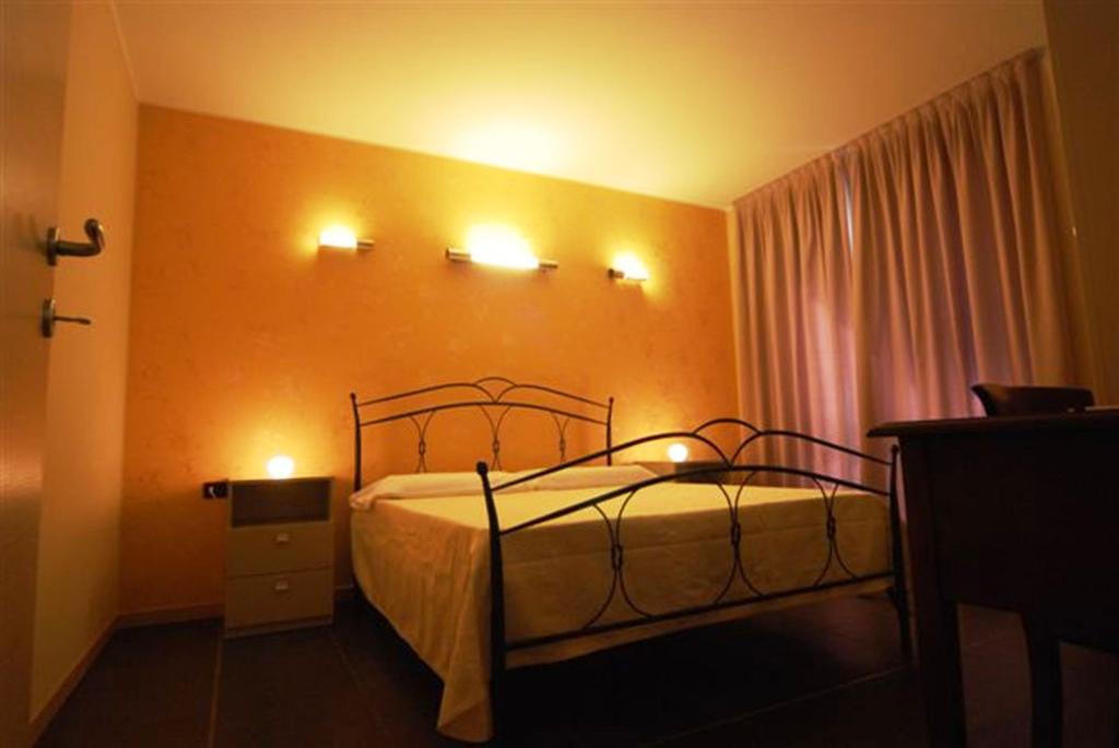 Residence & Suites Solaf Bonate di Sopra Стая снимка